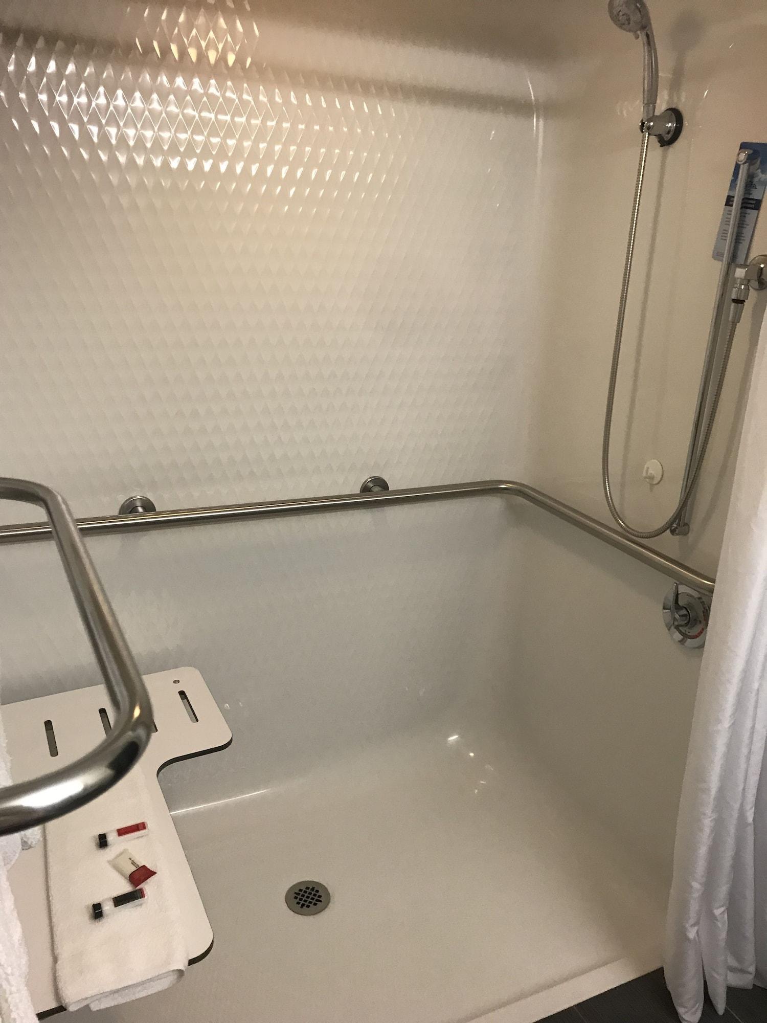Microtel Inn & Suites Urbandale Extérieur photo