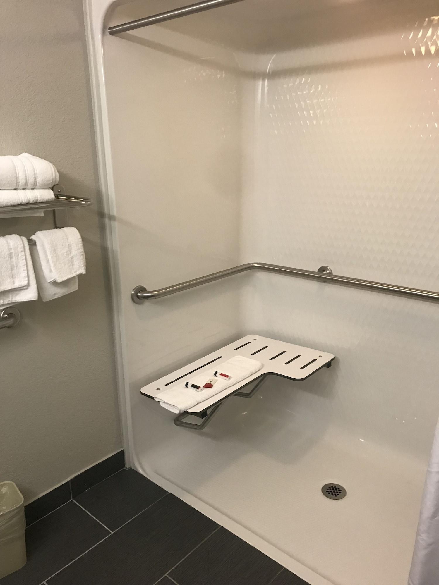 Microtel Inn & Suites Urbandale Extérieur photo