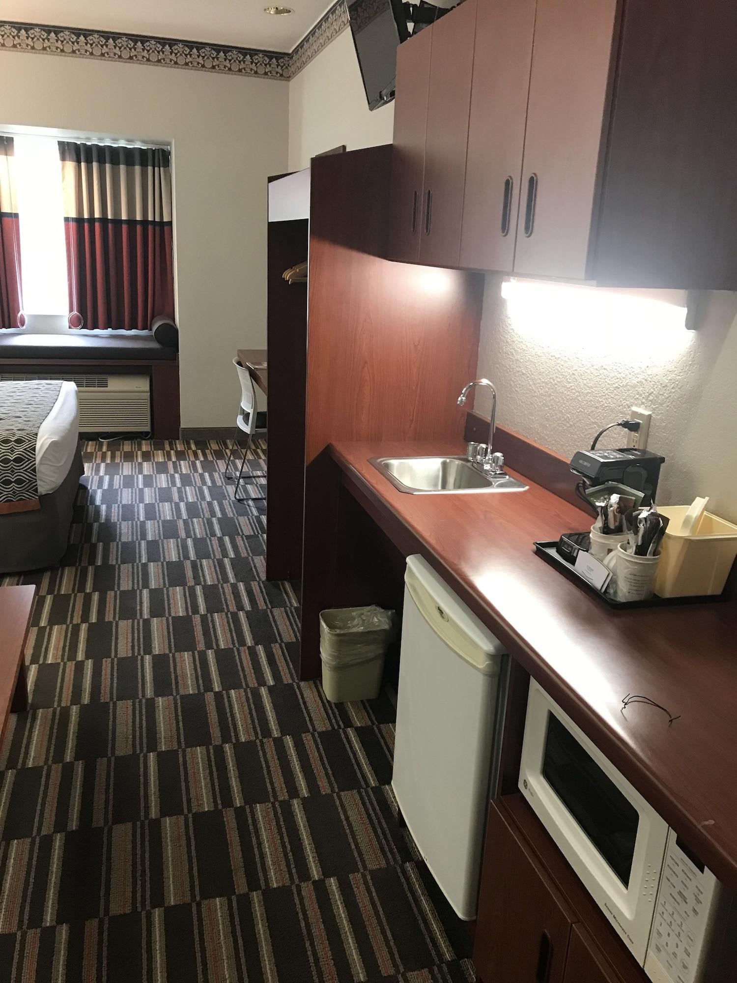 Microtel Inn & Suites Urbandale Extérieur photo
