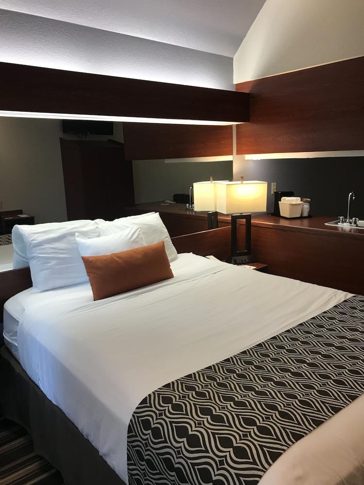 Microtel Inn & Suites Urbandale Extérieur photo