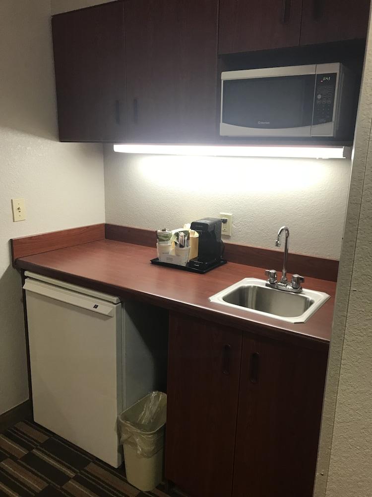 Microtel Inn & Suites Urbandale Extérieur photo