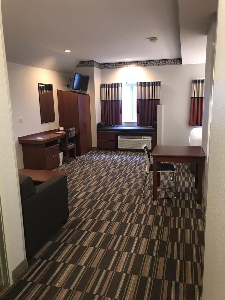 Microtel Inn & Suites Urbandale Extérieur photo